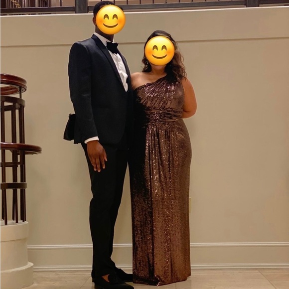 Calvin Klein: Bronze One Shoulder Straight Formal Gown - Picture 2 of 7